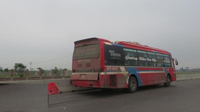 Chiếc xe khách gây tai nạn