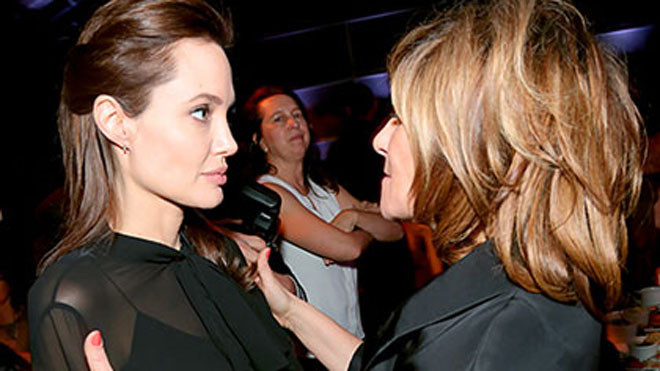 Angelina Jolie và Amy Pascal. Ảnh: AP.