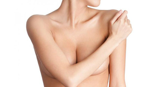 Phụ nữ cần thăm khám thường xuyên để có thể sớm phát hiện ung thư vú - Ảnh: Shutterstock