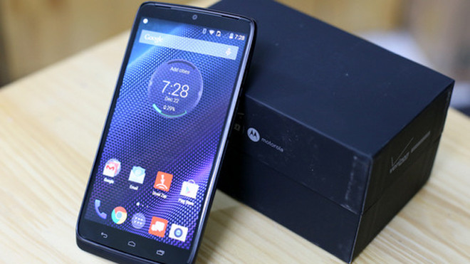 Điện thoại Motorola màn hình 2K, pin khủng về Việt Nam