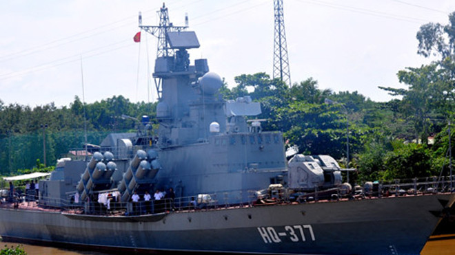 Tàu HQ-377 neo tại Căn cứ 696 