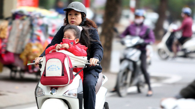 Theo Trung tâm Dự báo khí tượng thủy văn T.Ư, đợt không khí lạnh di chuyển xuống phía Bắc nước ta từ đêm 30/11 và sáng sớm ngày 1/12, gây mưa vài nơi ở các tỉnh Bắc Bộ và nền nhiệt giảm mạnh, trời trở rét.