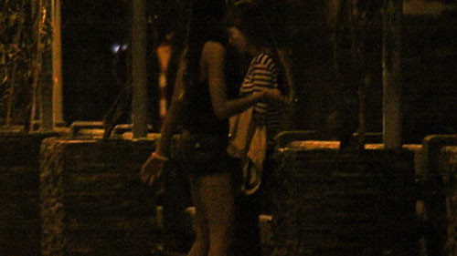 Thân phận những 'bướm đêm' quá đát ở Đà thành