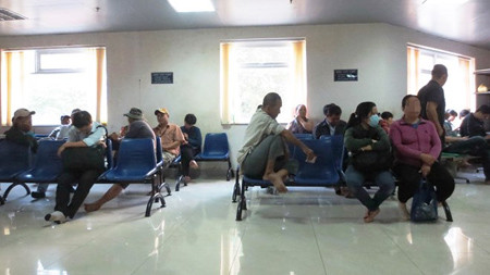 Xếp hàng bán máu tại Bệnh viện Chợ Rẫy