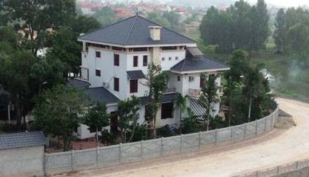 Biệt thự "khủng" của gia đình ông Bình.