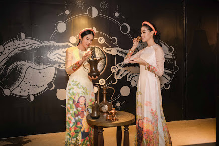 Các hoa hậu, á hậu dự triển lãm Lịch sử cà phê thế giới tại Bảo tàng thế giới cà phê