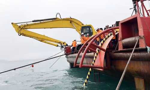 Kéo điện bằng cáp ngầm ra đảo Lý Sơn