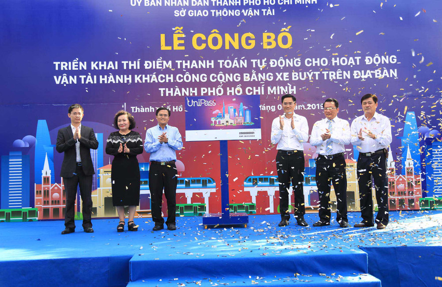 Vietbank tham gia triển khai thí điểm thanh toán tự động trên xe buýt