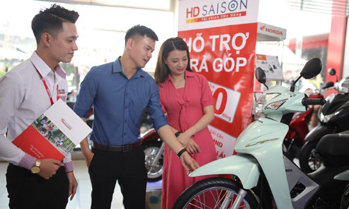 Khách hàng mua xe máy trả góp với HD SAISON sẽ được hoàn tiền khi tham gia chương trình “Mua liền, hoàn tiền 24 triệu”.