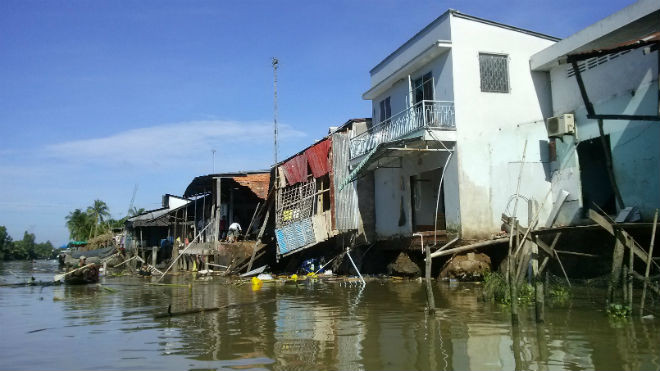 Hiện trường vụ sụp nhà