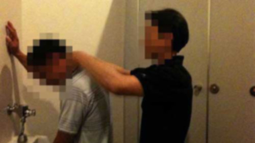 Lộ động “mại dâm gay” ở ngay trung tâm thương mại