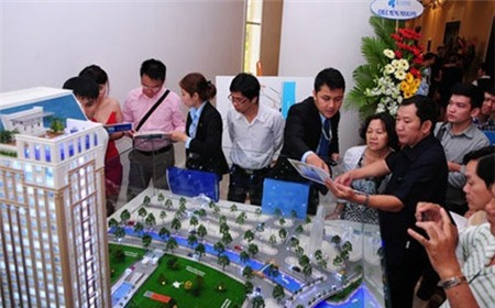 Bộ Xây dựng bảo lưu quan điểm Nhà nước cần can thiệp khi thị trường bất động sản biến động.