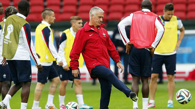 Đội tuyển Pháp lo ngay ngáy 'gián điệp'