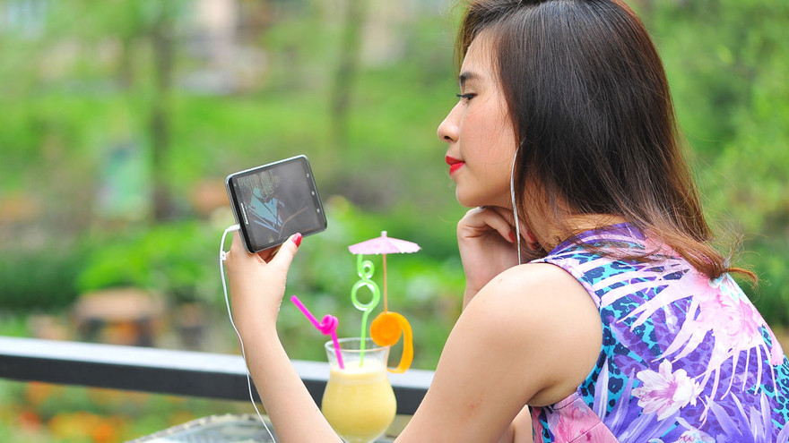 Một ngày làm việc và giải trí hiệu quả với “phablet” đỉnh cao Lenovo S930