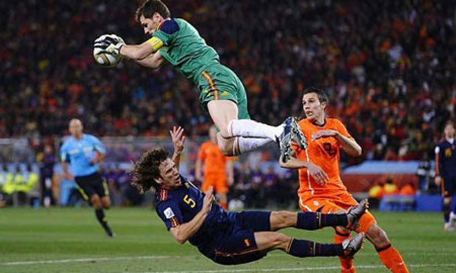 Hà Lan đọ Tây Ban Nha, Hứa Chử cởi trần đánh Mã Siêu