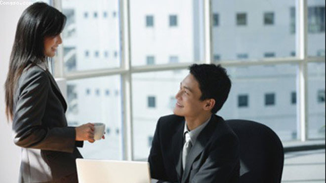 Sững sờ thấy chồng nhắn 'em yêu ngủ ngon' cho nhân viên