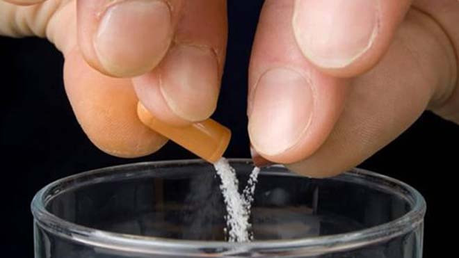 Hành vi cho thuốc vào nước của nạn nhân có tác dụng nhanh chóng