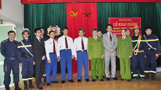 Các giảng viên Sở PCCC Tokyo- Nhật Bản và Cảnh sát PC&CC TP Hà Nội.