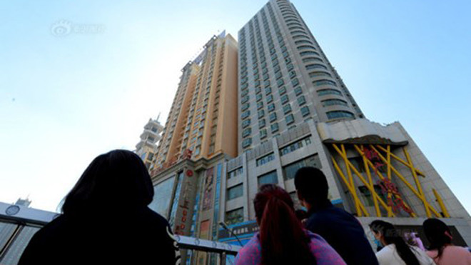 Tòa nhà - nơi người đàn ông nhảy xuống từ tầng 28