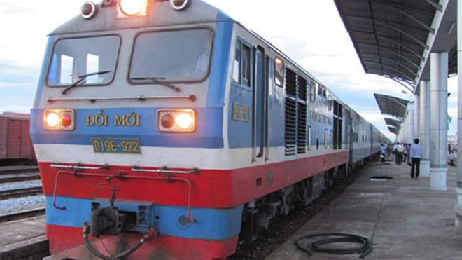 Vé tàu Thống Nhất tuyến Hà Nội-Sài Gòn chỉ còn 569.000 đồng