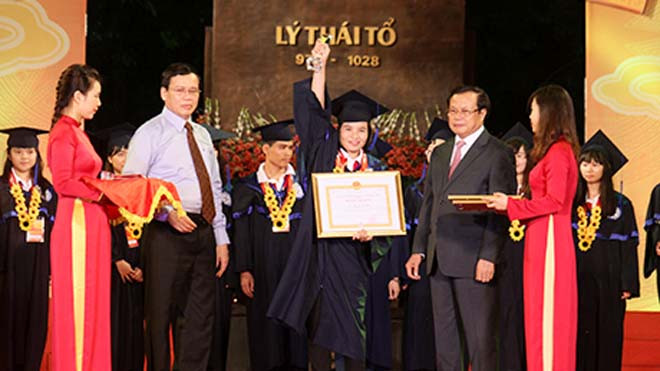 Hà Nội tuyển gần 300 công chức không qua thi tuyển