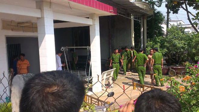 Lực lượng công an đang làm việc tại hiện trường vụ nổ