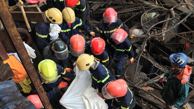 Hiện trường vụ sập dàn giáo.