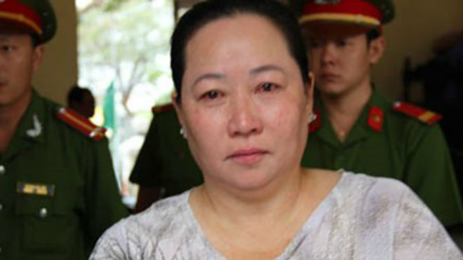 Bà Bích bật khóc trong ngày được tuyên vô tội.