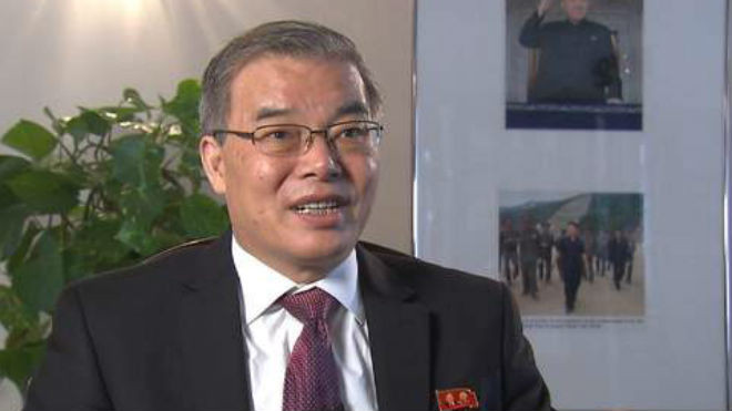 Đại sứ Hyun Hak-bong trong cuộc phỏng vấn với Sky (Ảnh: Sky news)