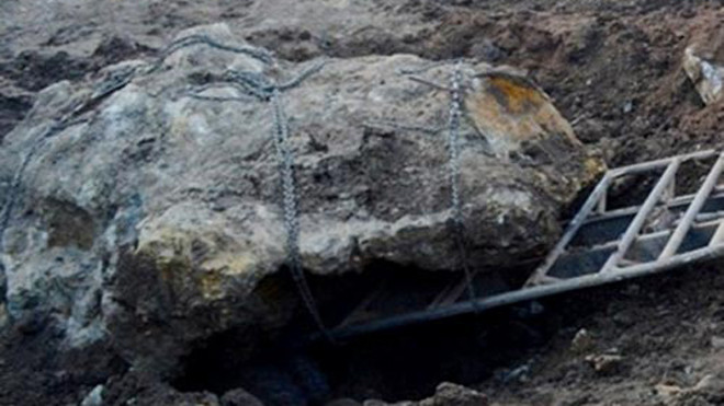 Đề nghị sung công quỹ hòn đá 'phong thủy' nặng 30 tấn 