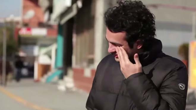 Muharrem đã có một ngày không thể quên trong cuộc đời. Ảnh: BoredPanda.