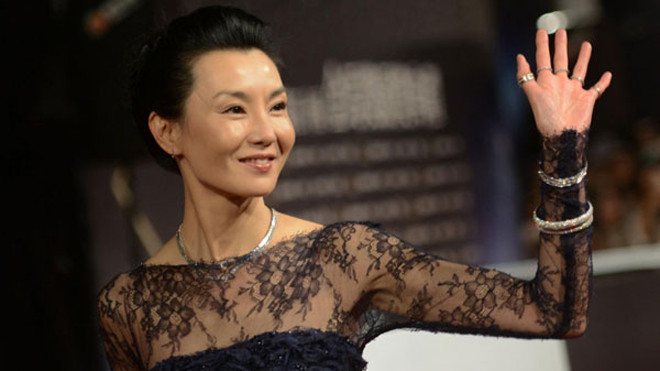 Nữ diễn viên xứ Cảng Thơm Trương Mạn Ngọc khiến đàn em nể phục bởi cát-sê “khủng” 