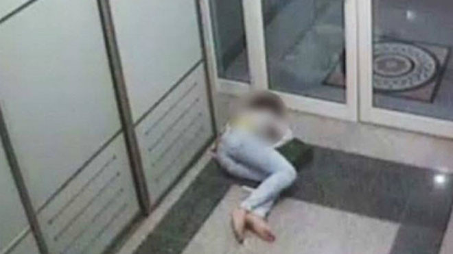 Toàn bộ nhân viên của hãng hàng không Qatar Airways đều nhận được hình ảnh này của nữ tiếp viên. Ảnh: Telegraph