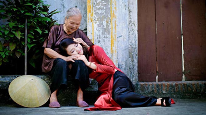 Chùm ảnh “tình bà cháu” của nữ sinh Hà thành
