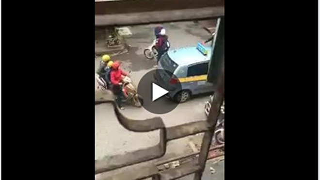 Xôn xao nữ sinh Công đoàn bị bảo vệ tát lệch mặt