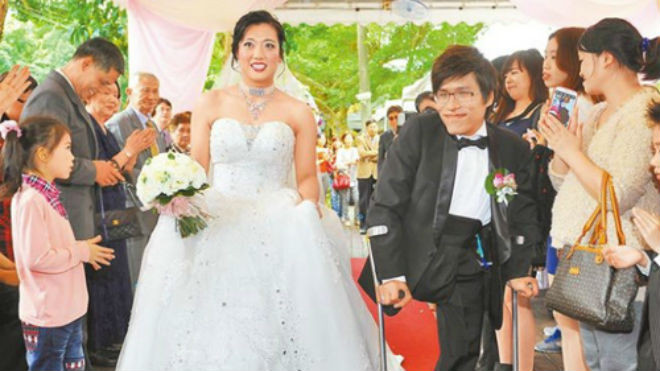 Đám cưới như mơ của người từng dính liền với anh ruột