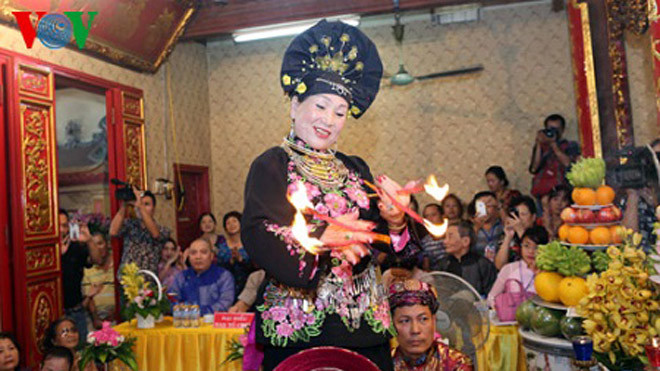 Nghệ thuật diễn xướng và hát văn luôn gắn liền với tín ngưỡng thờ Mẫu