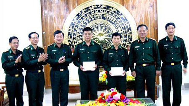 Lực lượng làm nhiệm vụ được khen thường. 