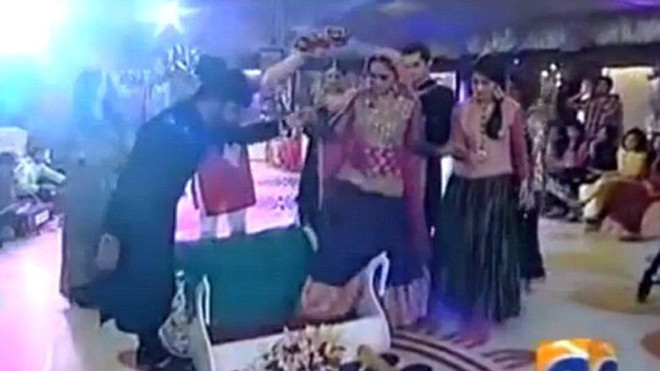 Cưới giả trên truyền hình, người đẹp lĩnh 26 năm tù