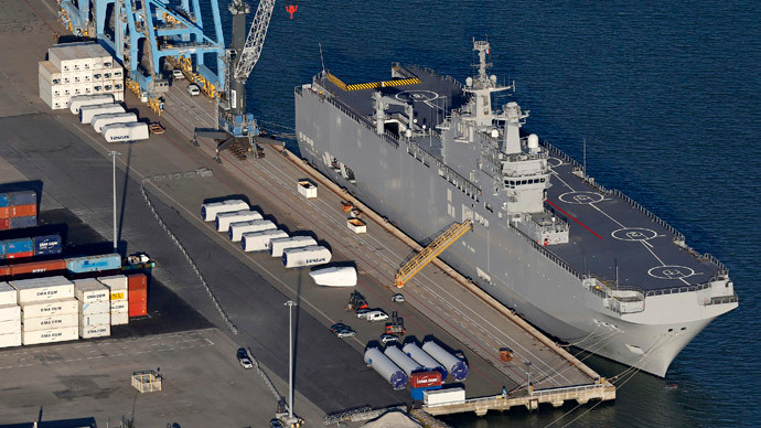 Tàu chiến lớp Mistral neo đậu tại Pháp.