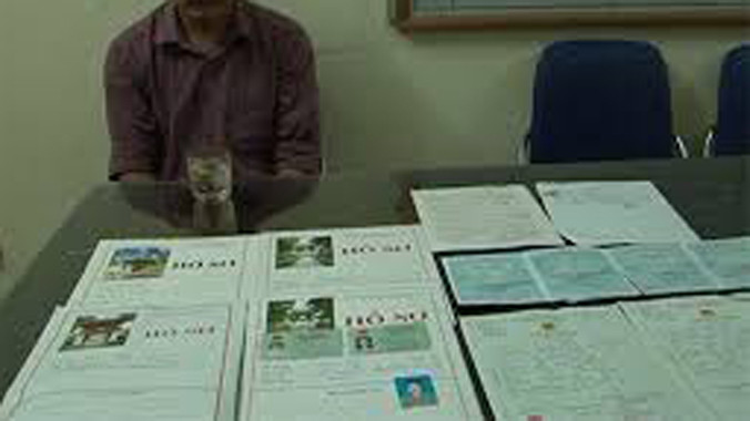 Trung úy bộ đội liên kết nhân viên trường học lừa chạy việc