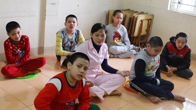 Thế giới trẻ tự kỷ muôn màu nhưng khó tiếp cận. Ảnh: Bình Tâm (Dân Trí).