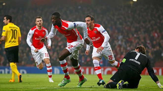 Arsenal có vé knock-out, Wenger 'phản pháo' lãnh đạo