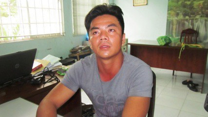 Trong lúc hỗn chiến, Trinh đã cướp dao của người bán hủ tiếu đâm chết đối thủ.