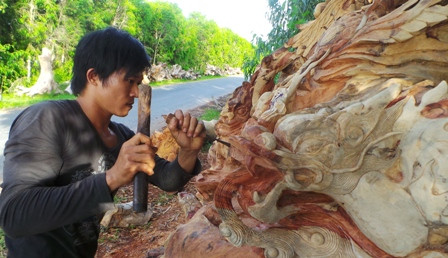 Từ khi theo nghề đẽo gốc cây, với tác phẩm Tứ Linh là anh dồn nhiều công sức và tâm huyết nhất.