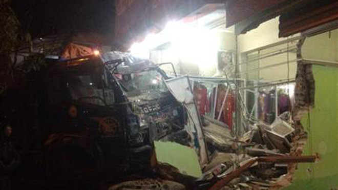 Hiện trường vụ tai nạn kinh hoàng. 