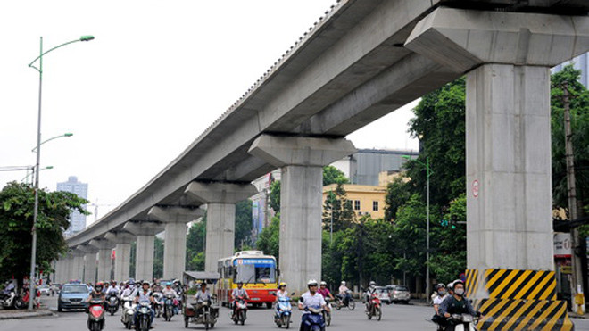 ột đoạn tuyến đường sắt Cát Linh - Hà Đông đã hoàn thành lao lắp dầm (Ảnh: Khánh Linh)