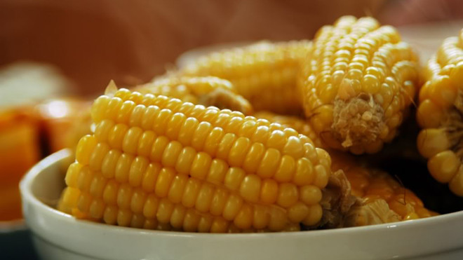 Bị viêm đại tràng không nên ăn ngô