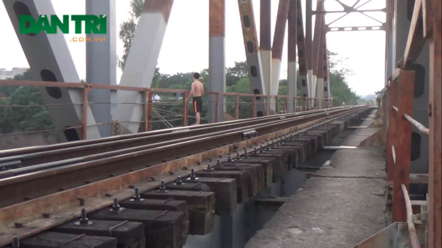 Biến đường sắt thành nơi tập thể dục, hóng mát