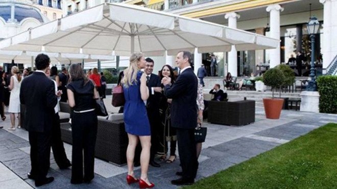 Số người siêu giàu thế giới đang ngày một tăng. Ảnh: Financial Times